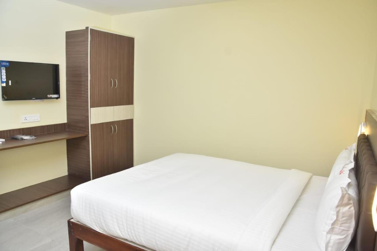 Hotel Le Arul Park Karaikal Exterior foto
