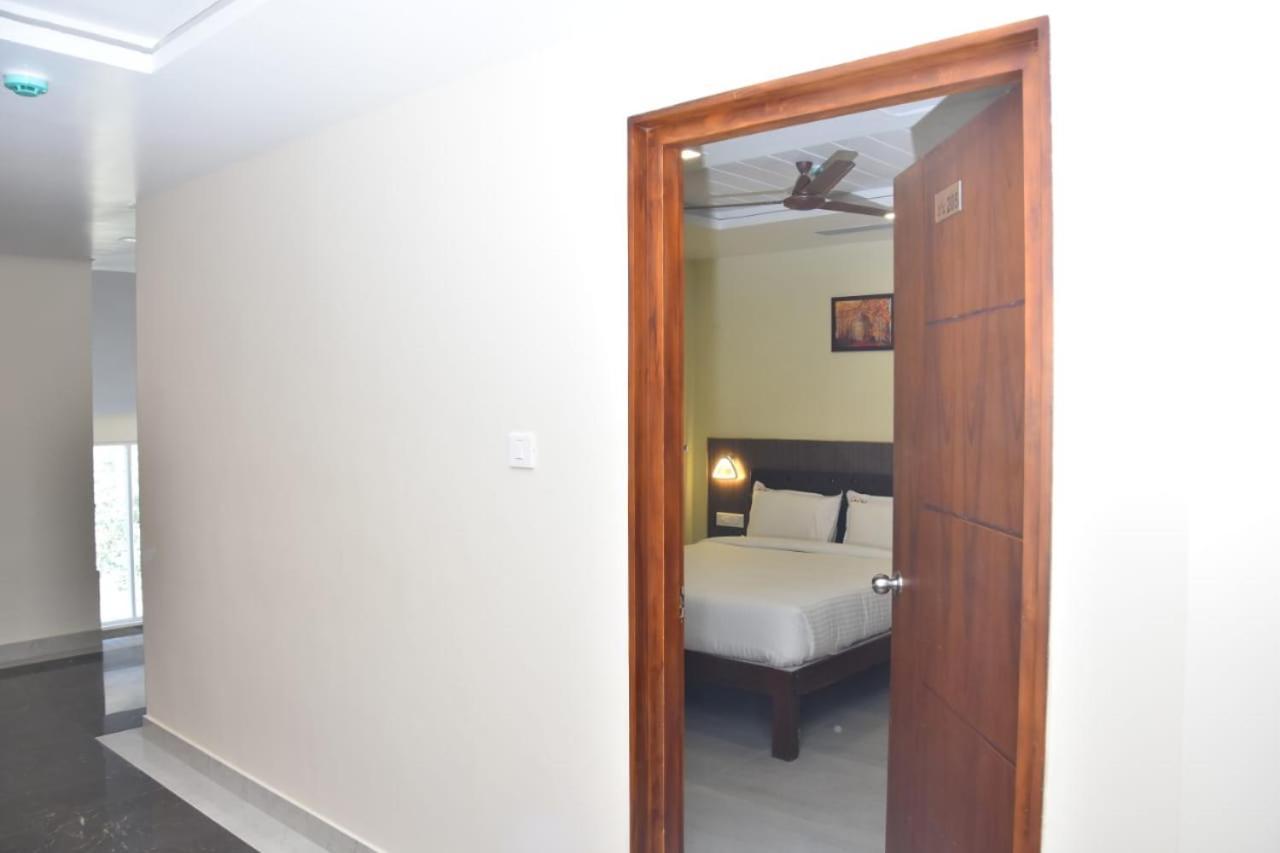 Hotel Le Arul Park Karaikal Exterior foto